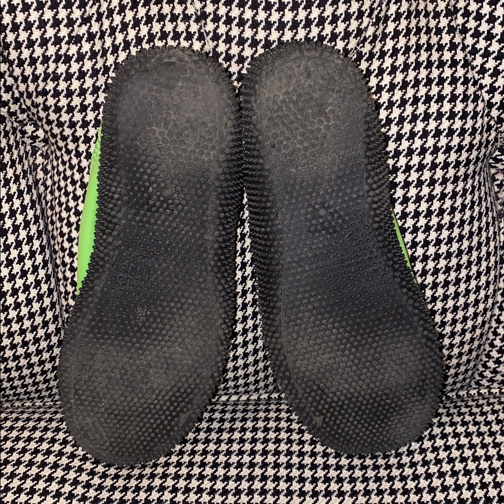 Water shoes - Picture 4 of 4